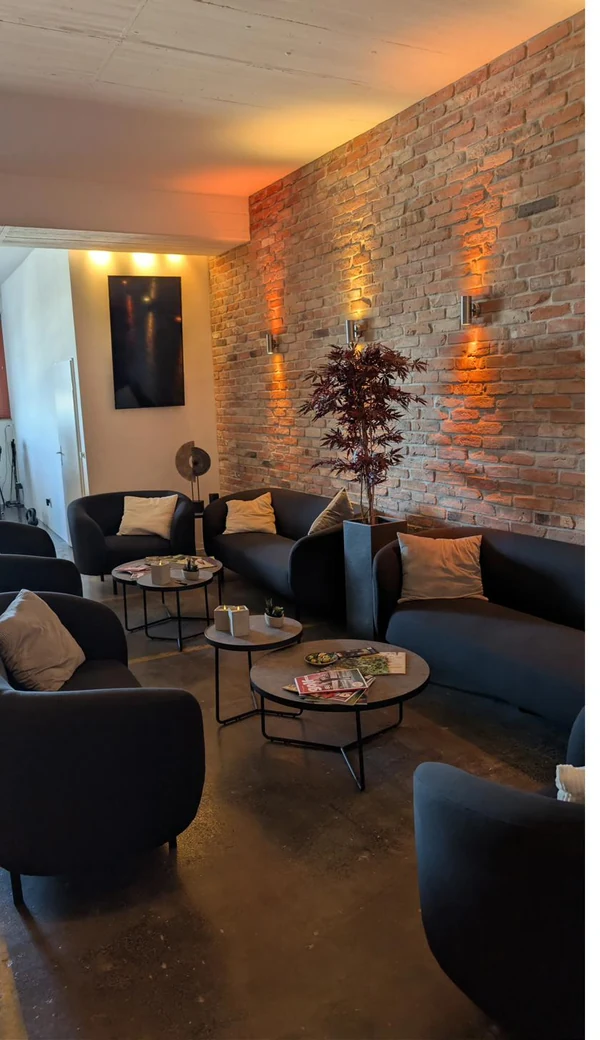 Lounge-Bereich bei Birdies Indoor Golf